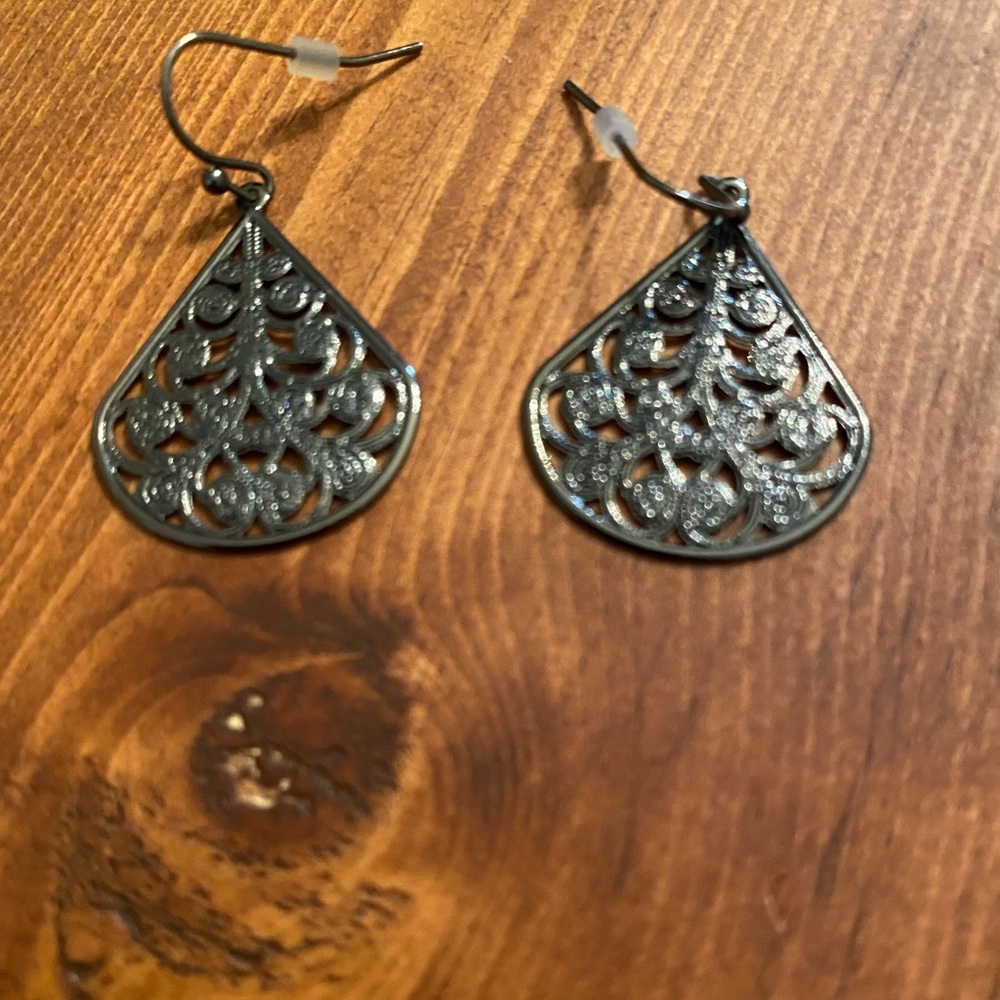 3/$10 jewelry Dark silver earrings